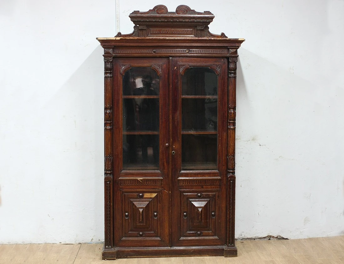 Реставрация дубового книжного шкафа