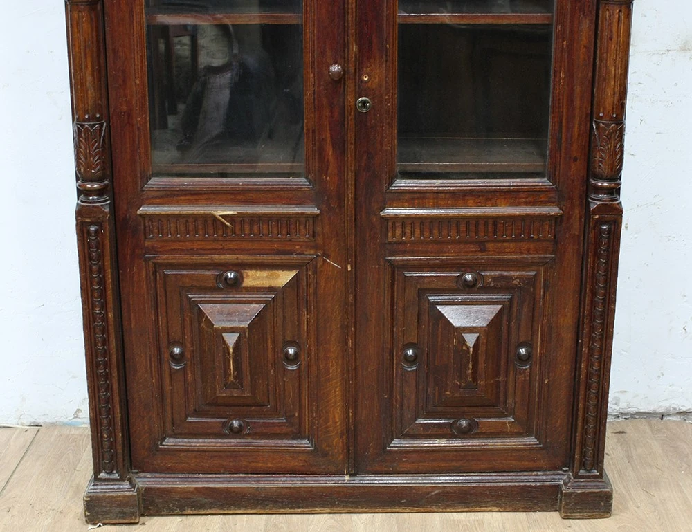 Реставрация дубового книжного шкафа