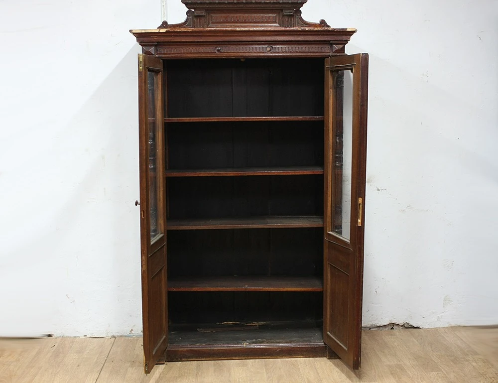 Реставрация дубового книжного шкафа