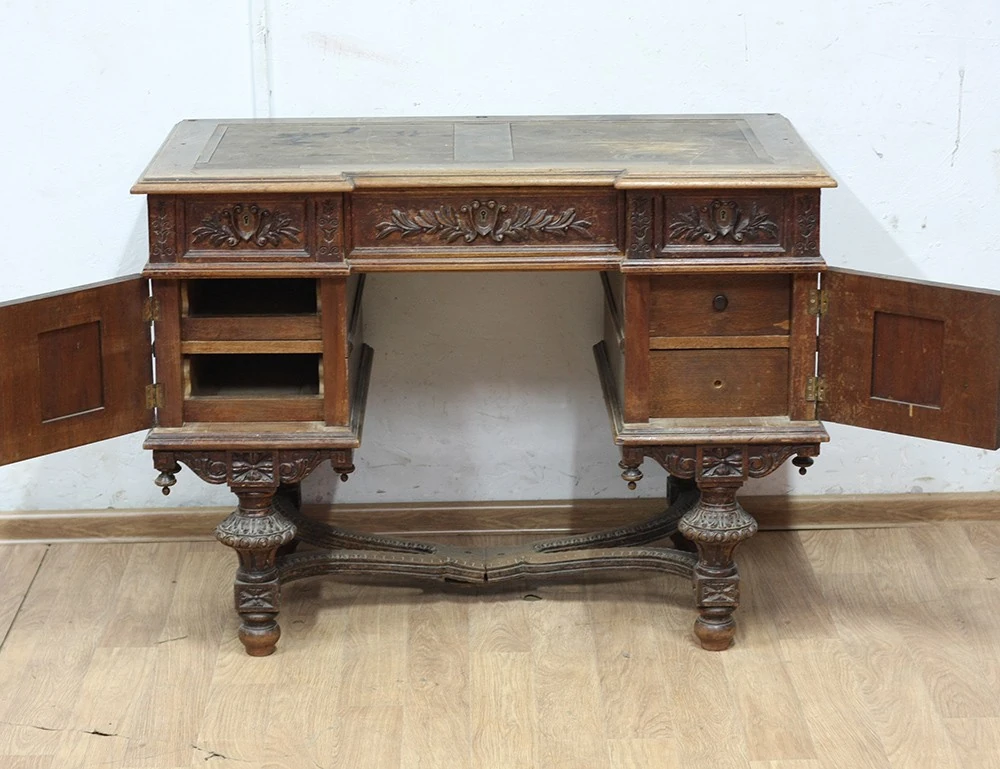 Реставрация орехового стола 19 века