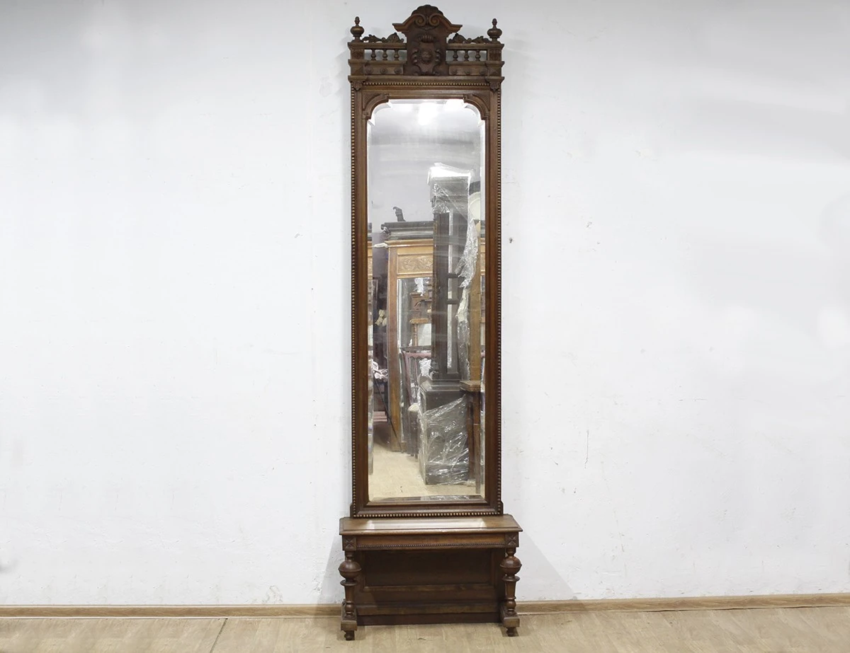 Реставрация орехового простеночного зеркала