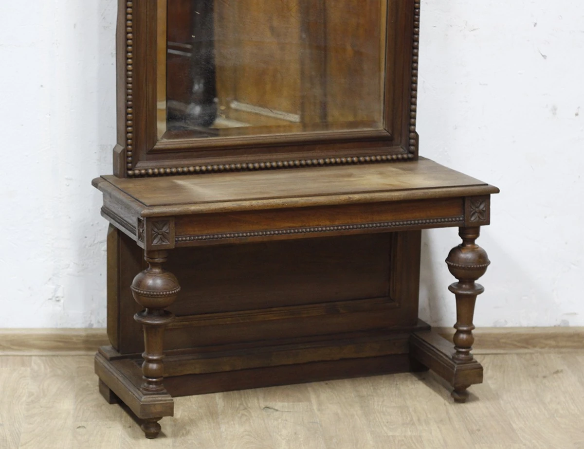 Реставрация орехового простеночного зеркала