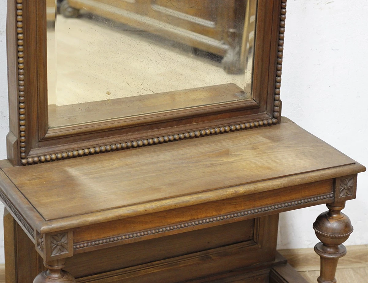 Реставрация орехового простеночного зеркала