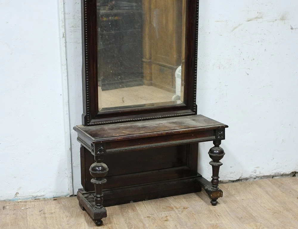 Реставрация орехового простеночного зеркала