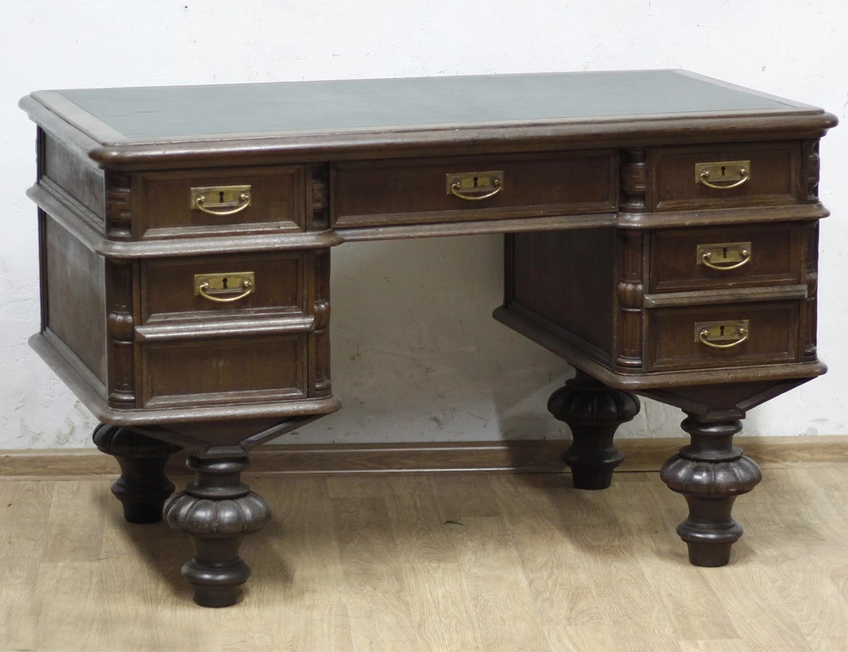 Реставрация дубового письменного стола