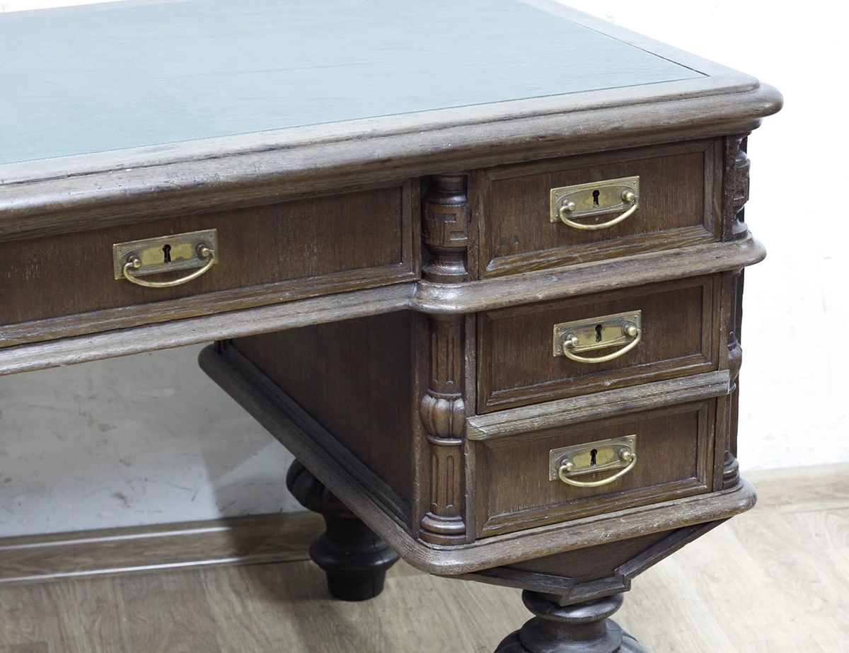 Реставрация дубового письменного стола