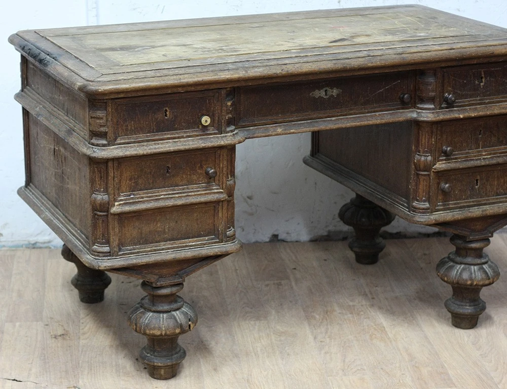 Реставрация дубового письменного стола