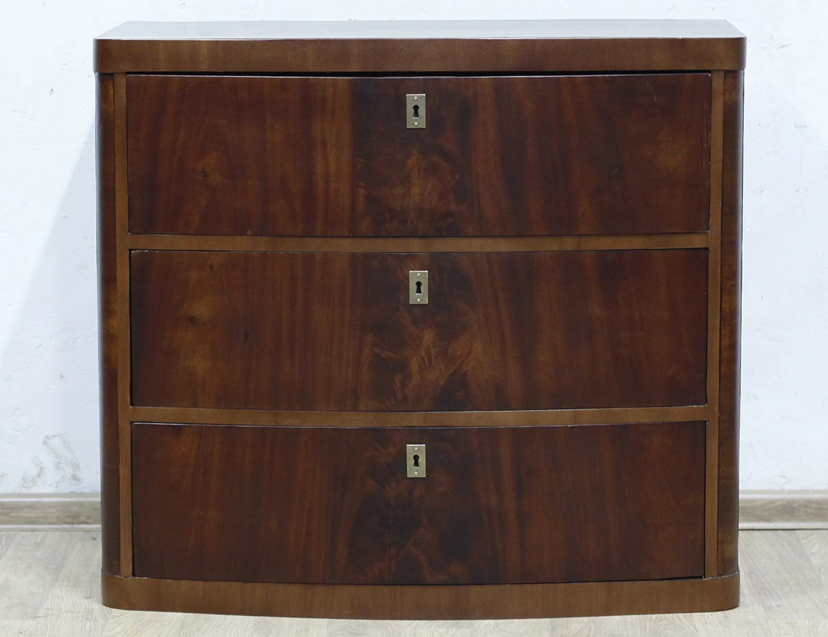 Реставрация комода красного дерева