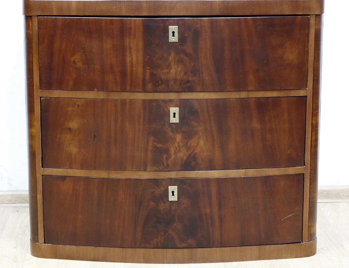 Реставрация комода красного дерева