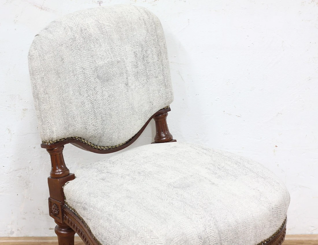 Реставрация антикварного дамского стульчика