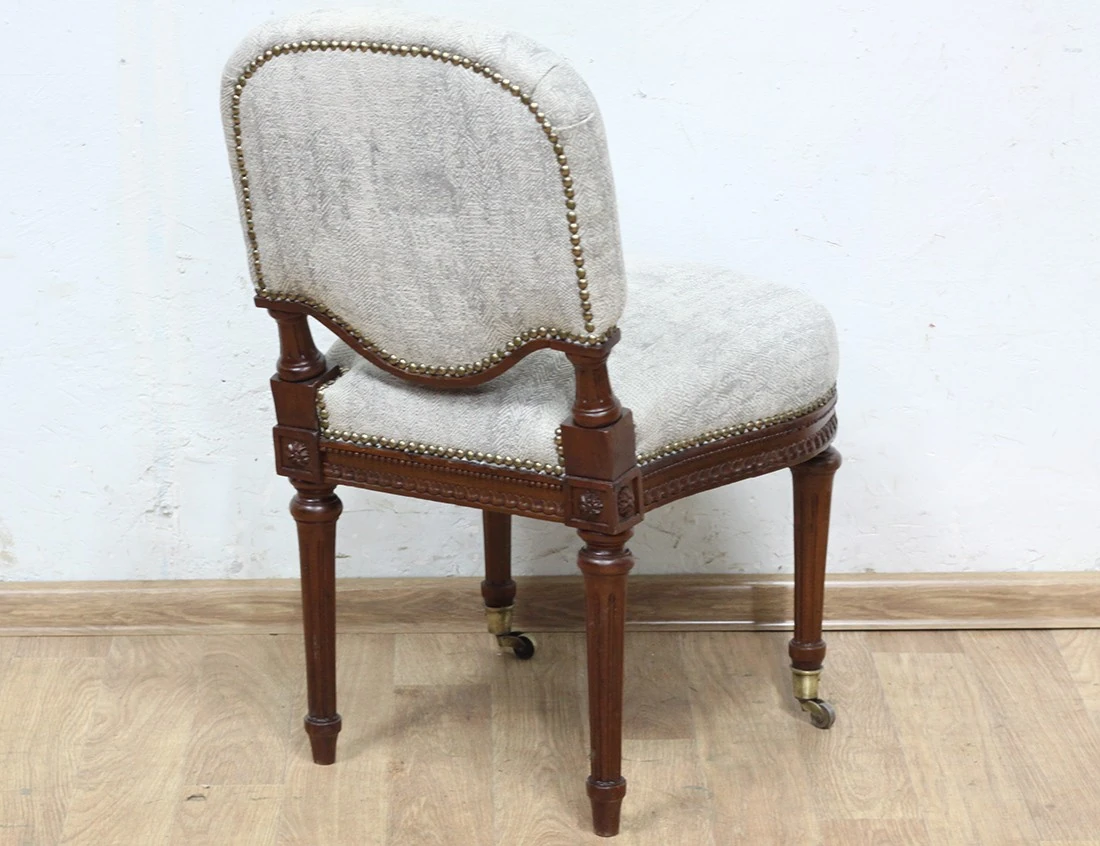 Реставрация антикварного дамского стульчика