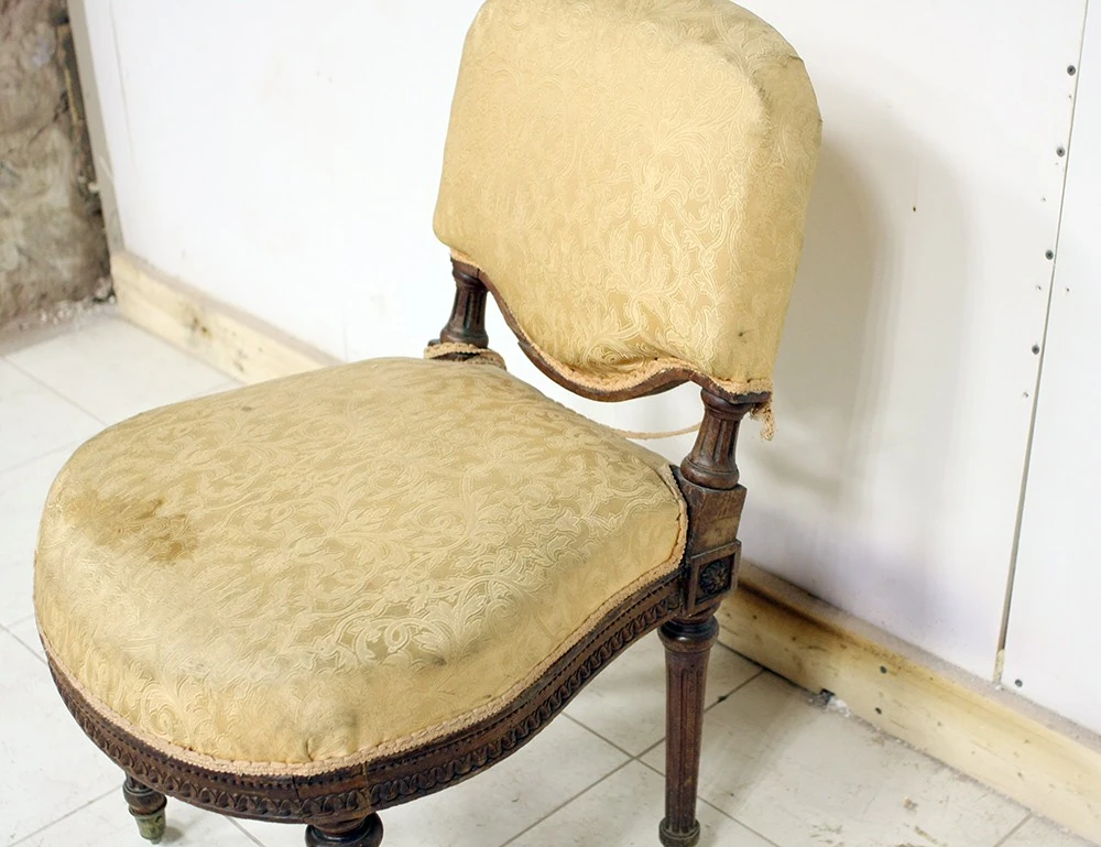 Реставрация антикварного дамского стульчика