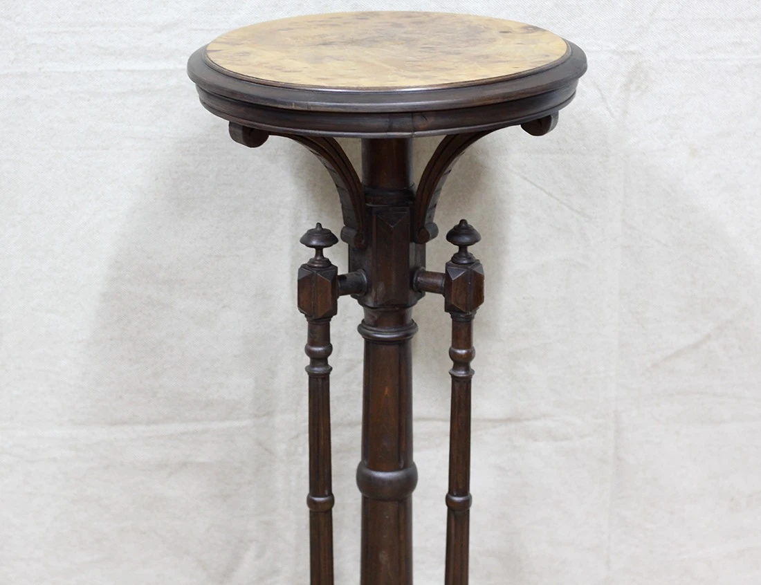 Реставрация ореховой подставки 19 века