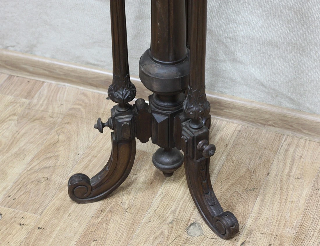 Реставрация ореховой подставки 19 века