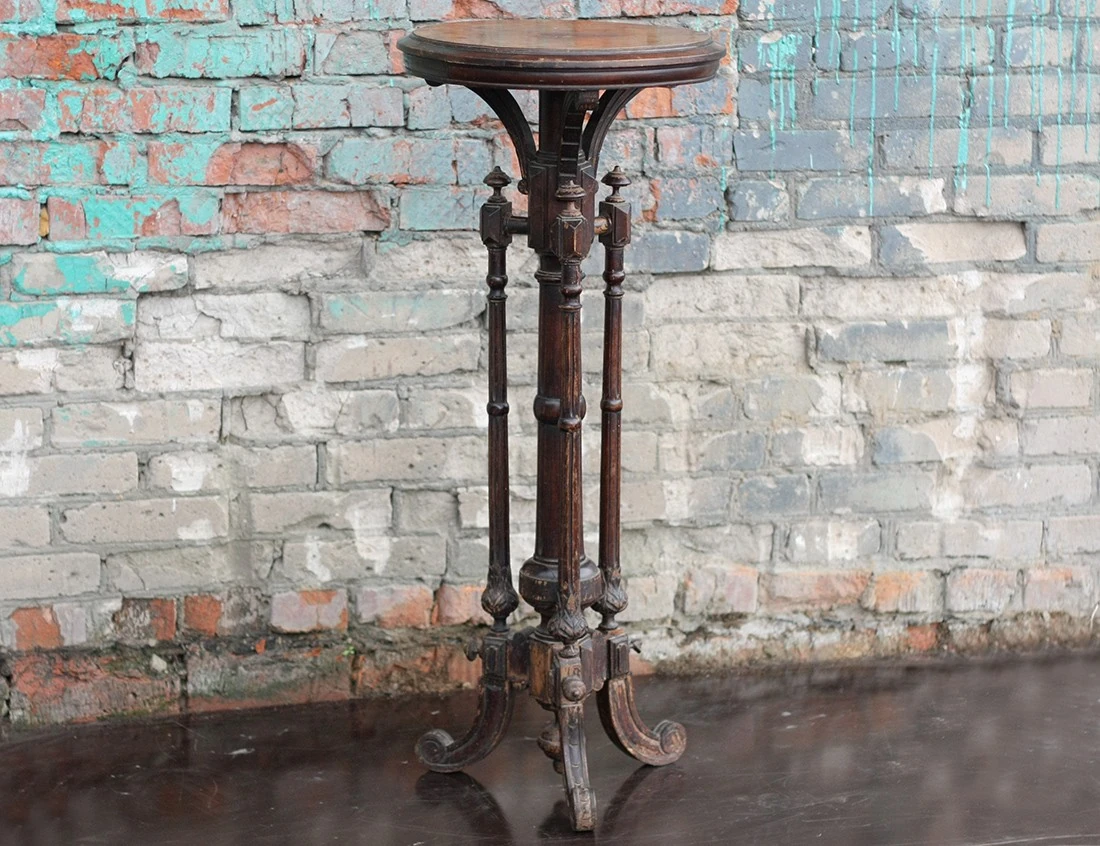 Реставрация ореховой подставки 19 века
