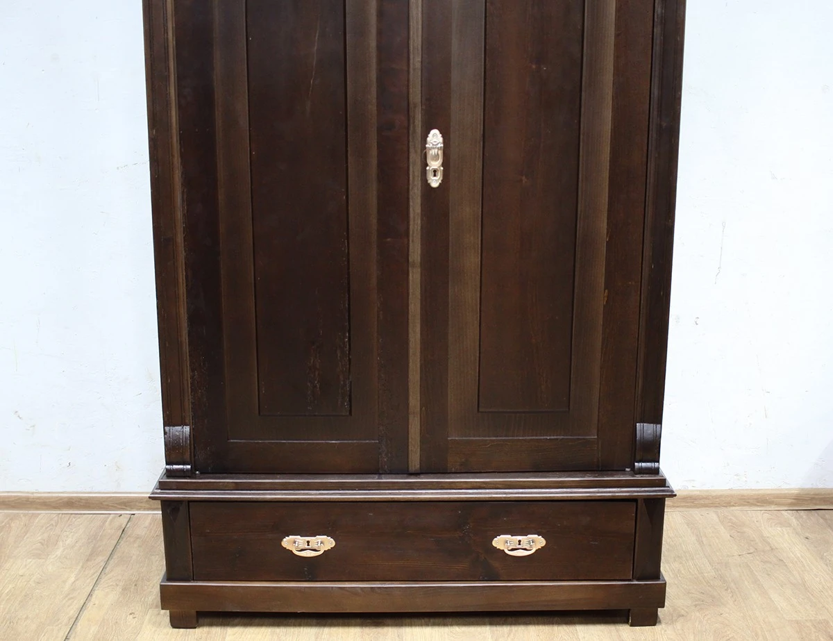 Реставрация платяного шкафа с оленем