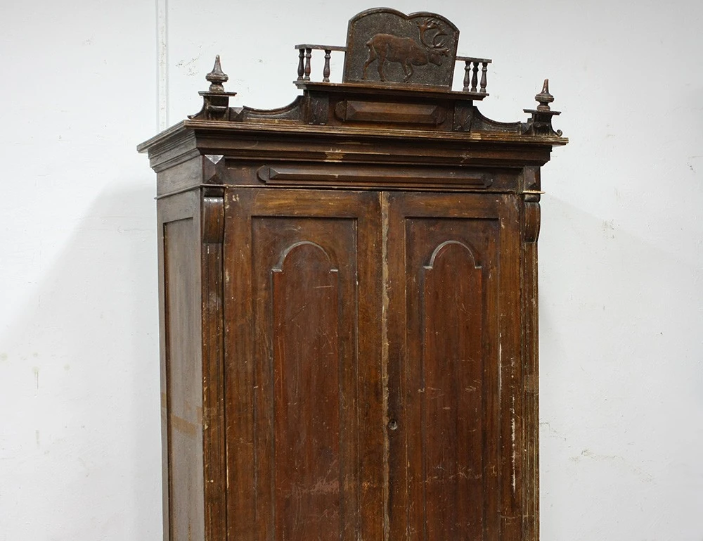 Реставрация платяного шкафа с оленем