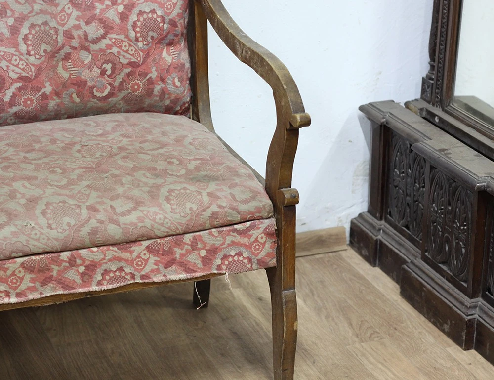 Реставрация старинной лавки