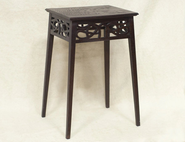 Реставрация старинного дубового столика