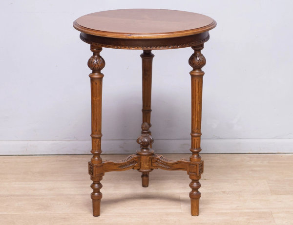 Реставрация антикварного столика 19 века