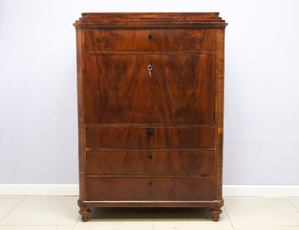 Реставрация секретера красного дерева