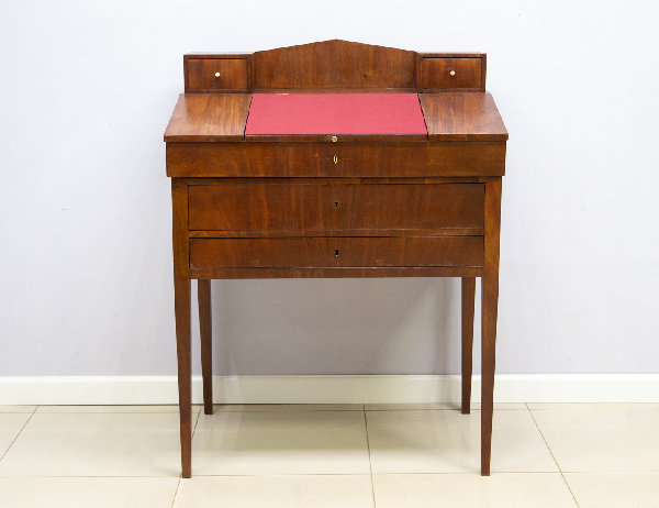 Реставрация антикварного секретера красного дерева