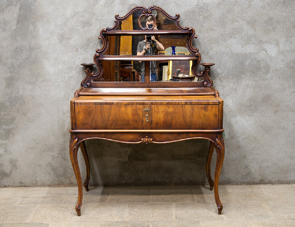 Реставрация антикварного бюро в стиле рококо