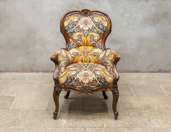 Реставрация антикварного кресла в стиле рококо