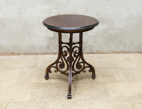 Реставрация антикварного чайного столика