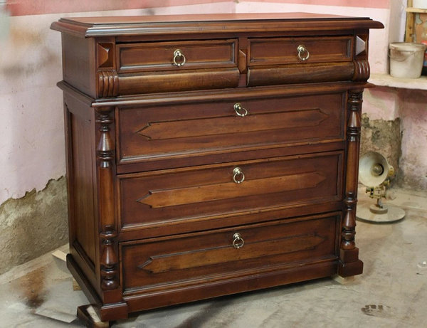 Реставрация старинного комода