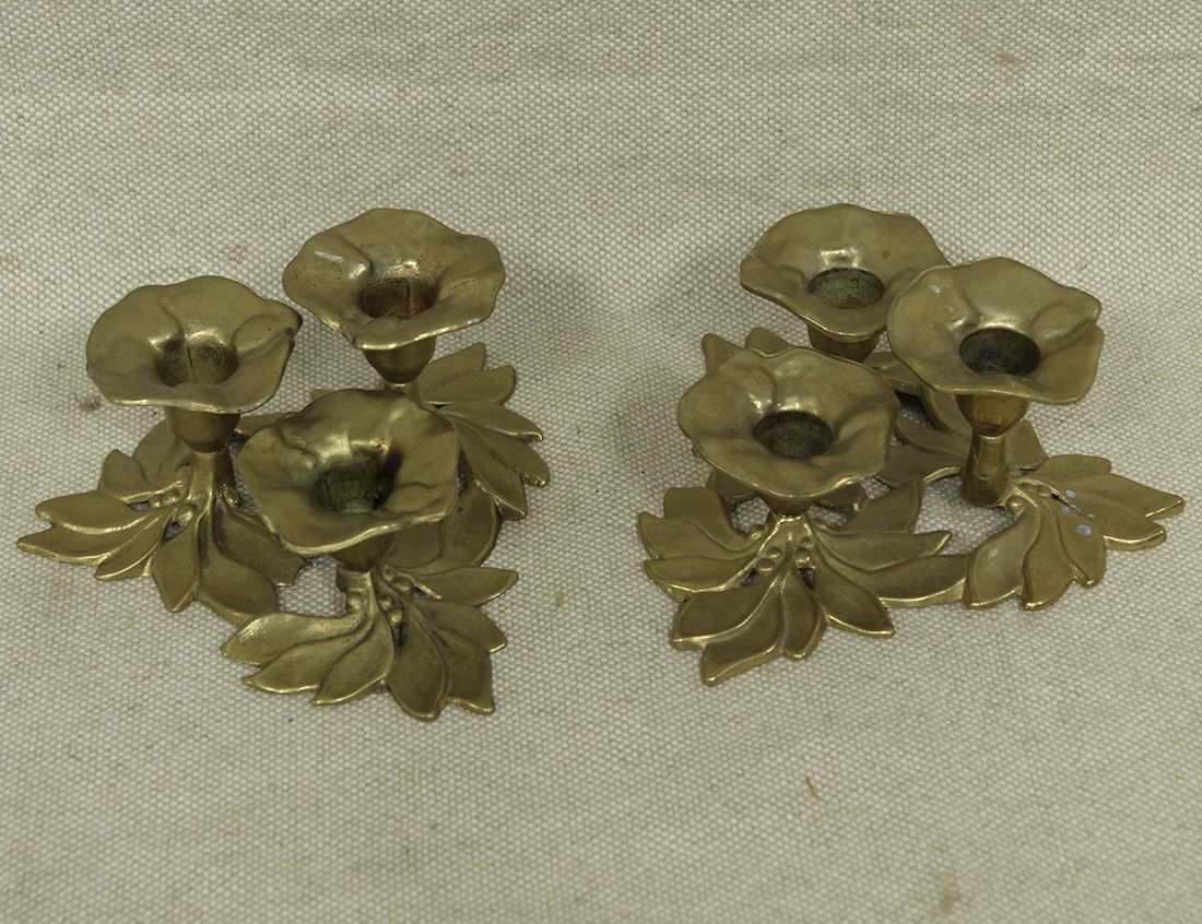 Пара латунных подсвечников