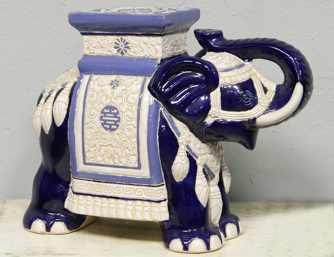 Фарфоровый пуфик