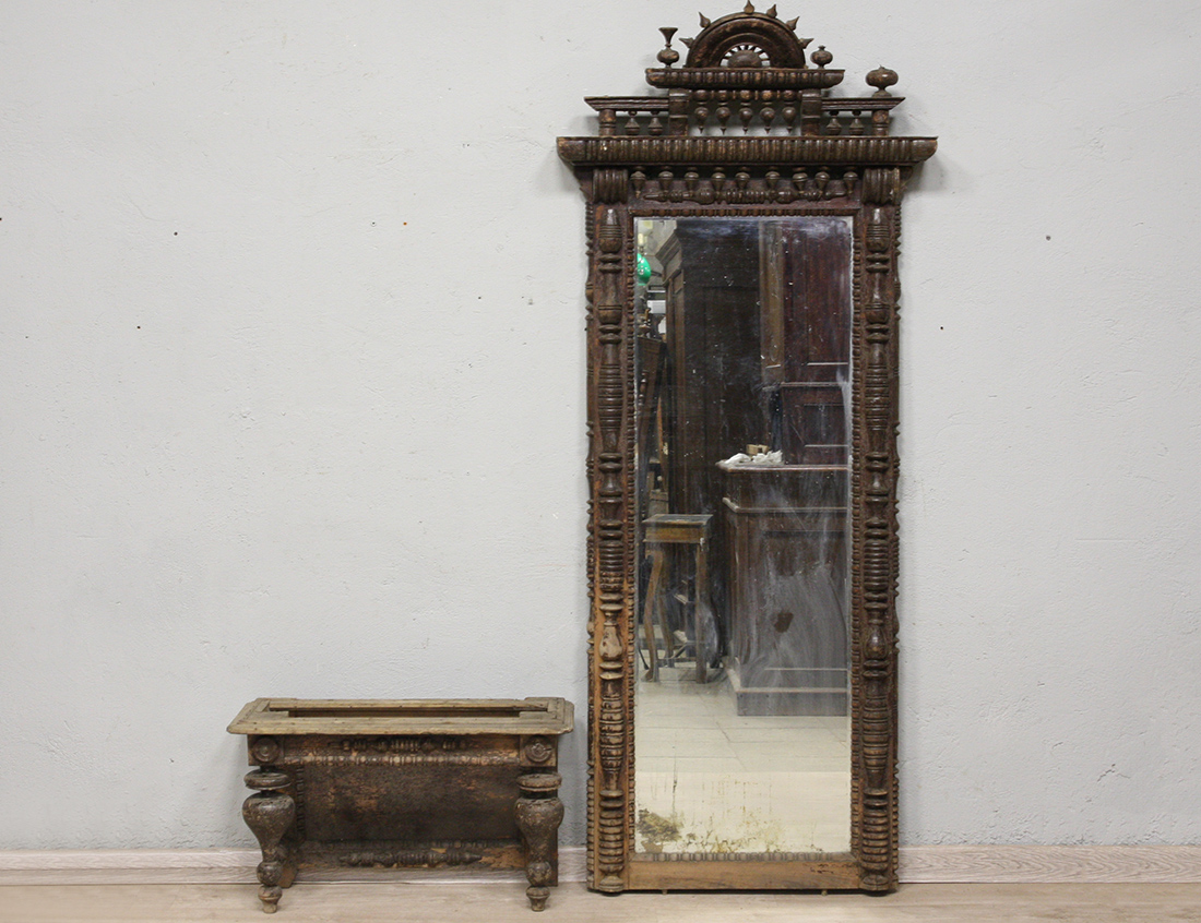 Купить старинное зеркало. Простеночное зеркало с консолью. Простеночное зеркало 19 век. Старинное зеркало с консолью. Антикварное зеркало с консолью.