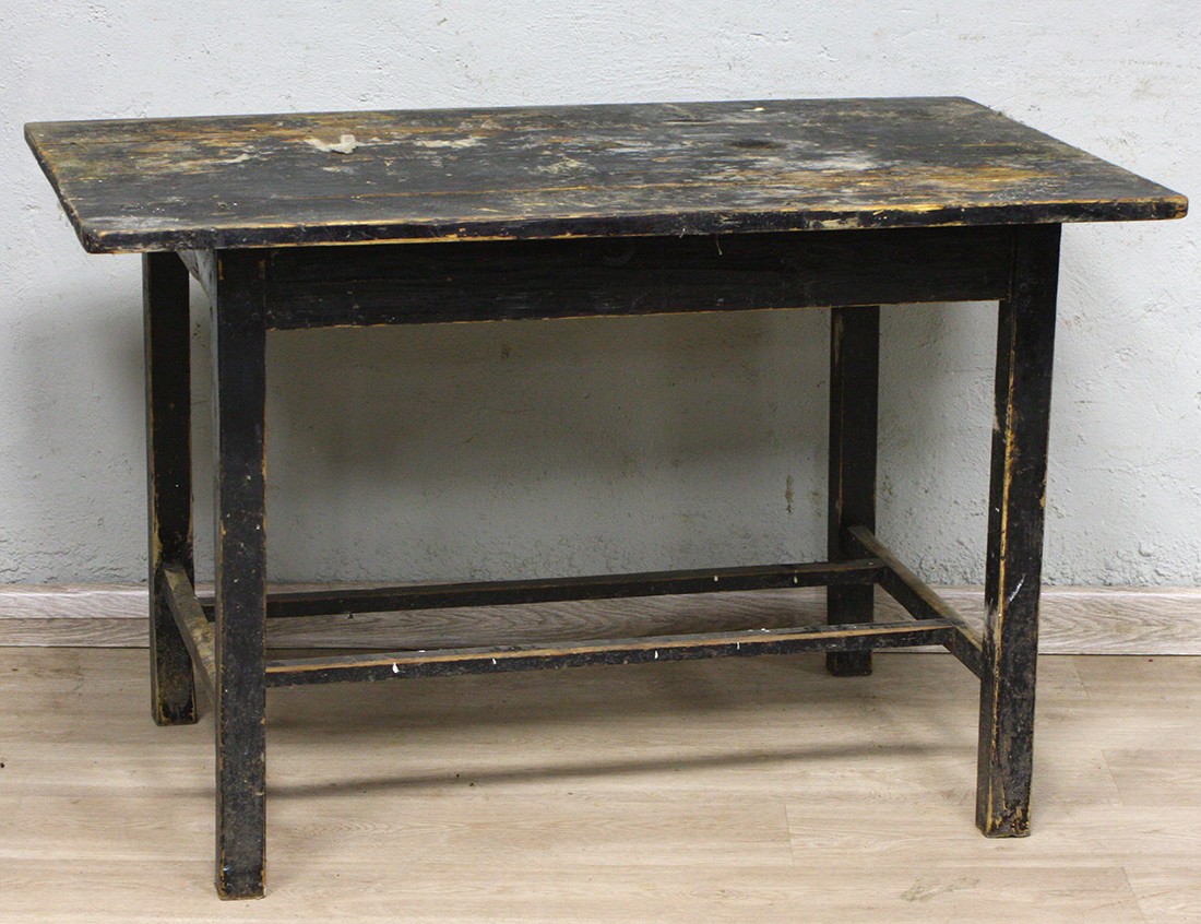 Старинный стол