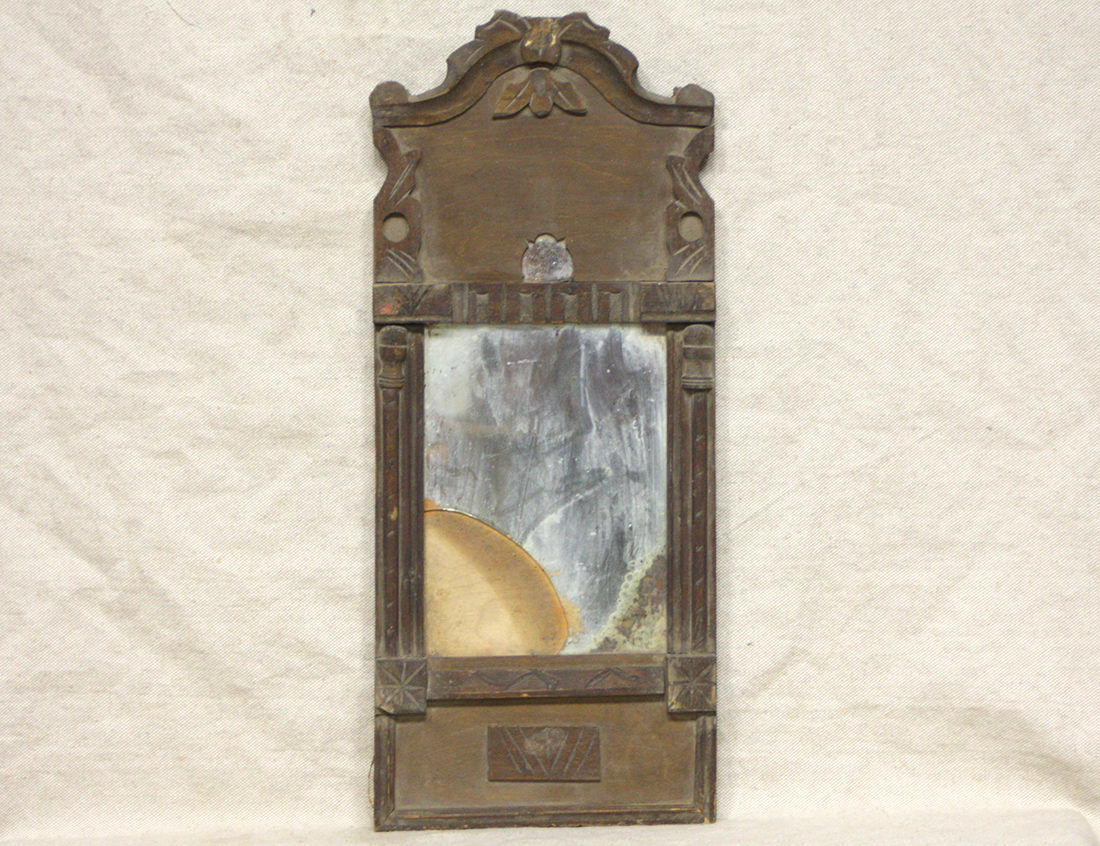 Старинное зеркало