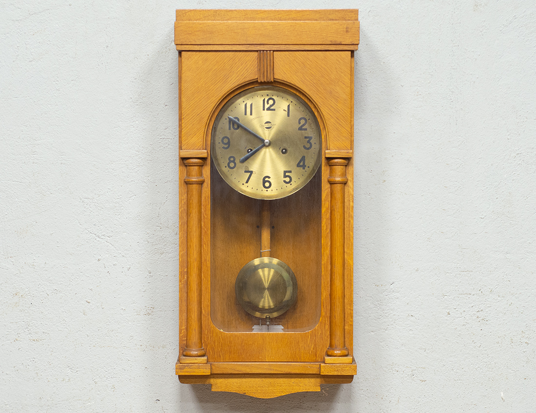 Причины настенных часов. ОЧЗ часы с маятником. ОЧЗ часы с маятником 1953. Часы ОЧЗ С боем. Часы ОЧЗ СССР.