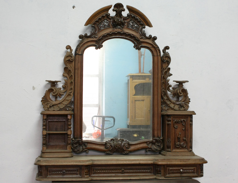 Купить старинное зеркало. Антикварное накомодное зеркало. Накомодное зеркало псише. Старинное накомодное зеркало. Накомодное зеркало дамское резное 19 век.
