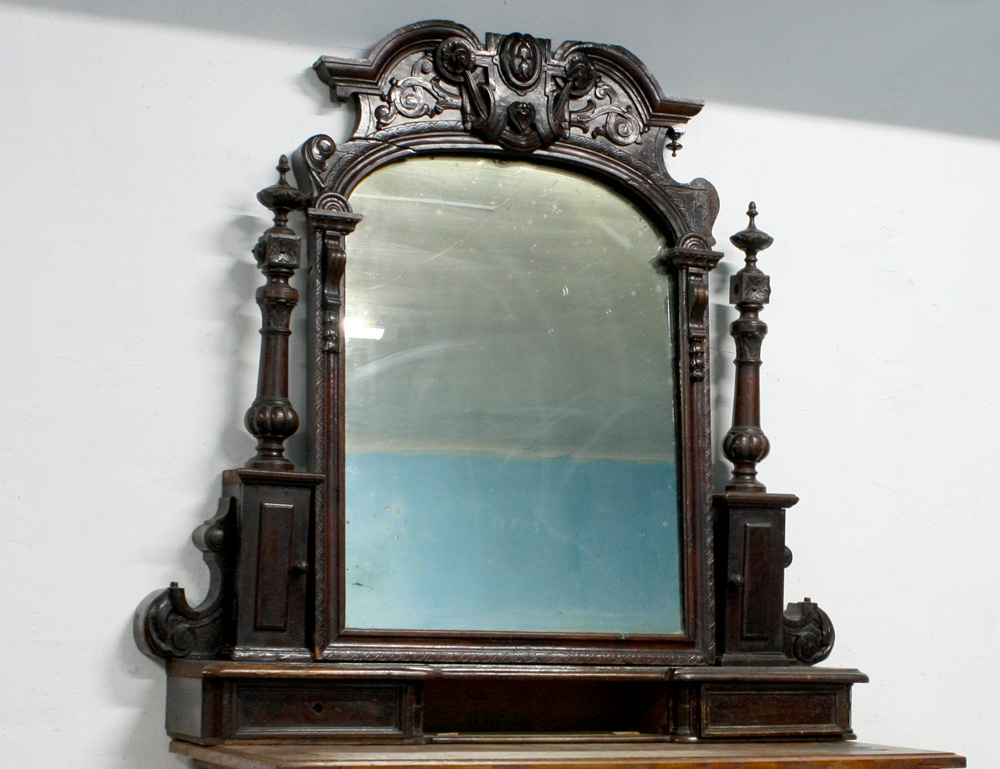 Купить старинное зеркало. Накомодное зеркало псише. Антикварное накомодное зеркало. Накомодное зеркало 19 век. Старинное накомодное зеркало.