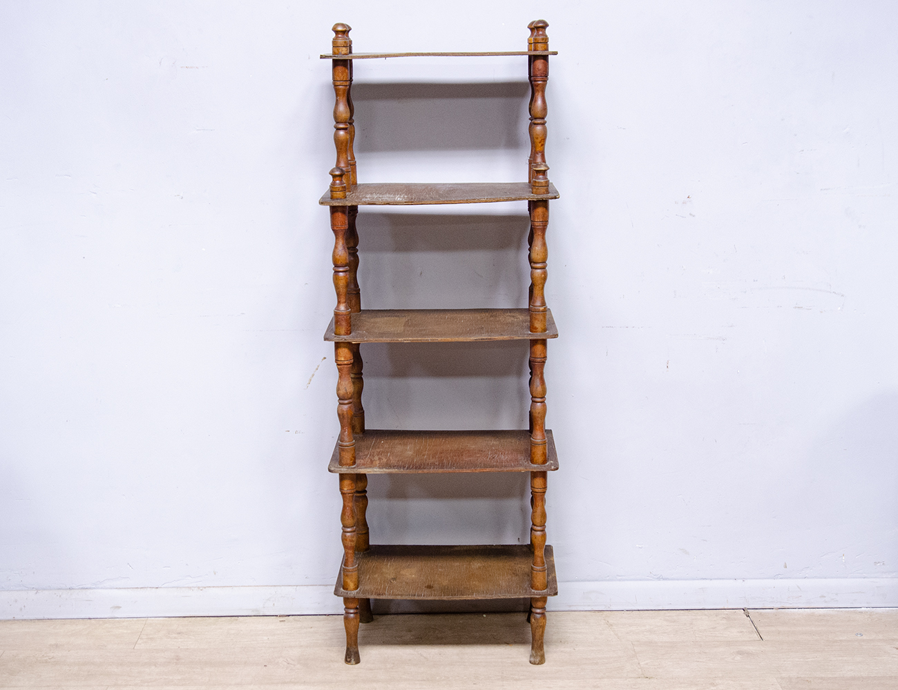 Старинная этажерка