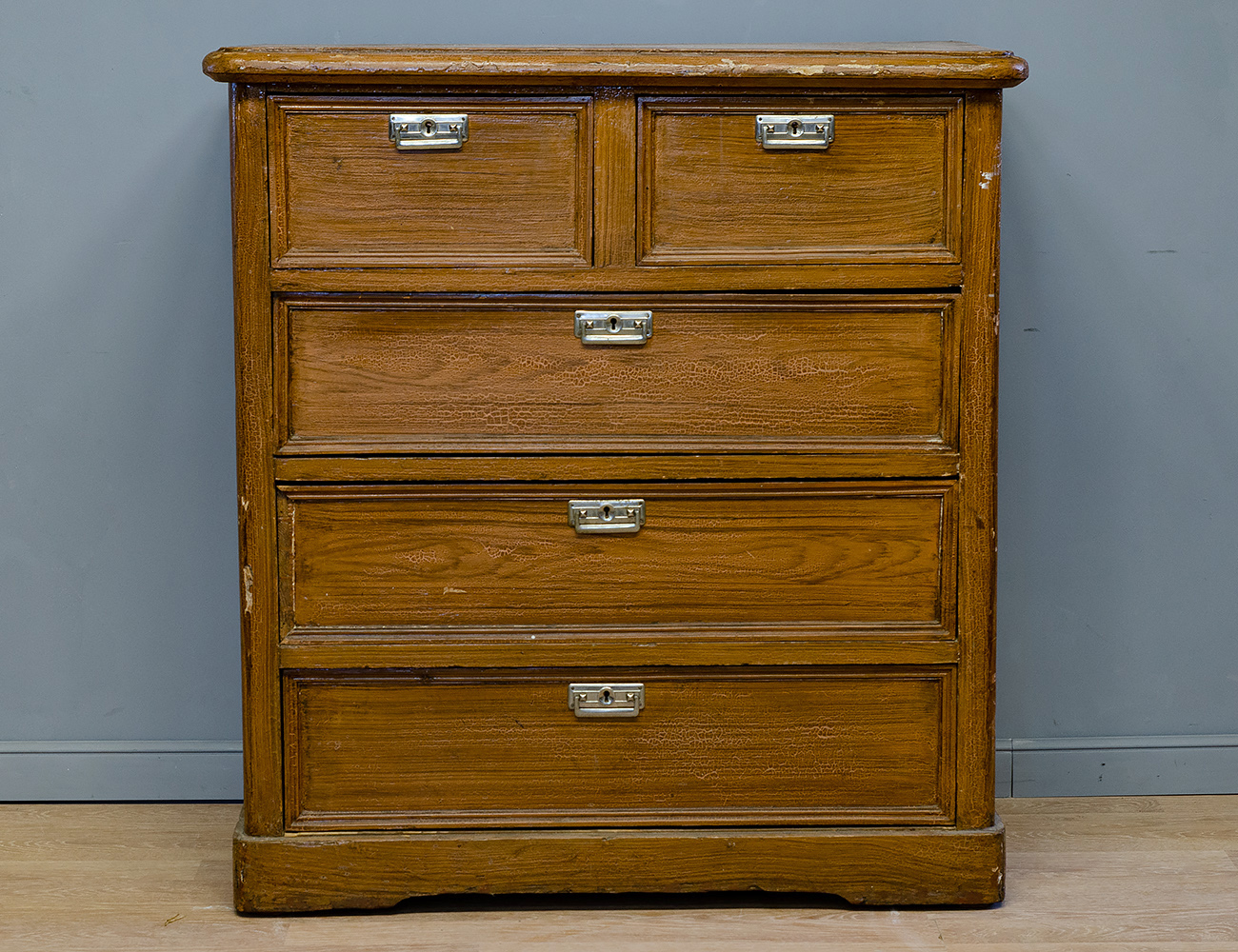 Старинный комод