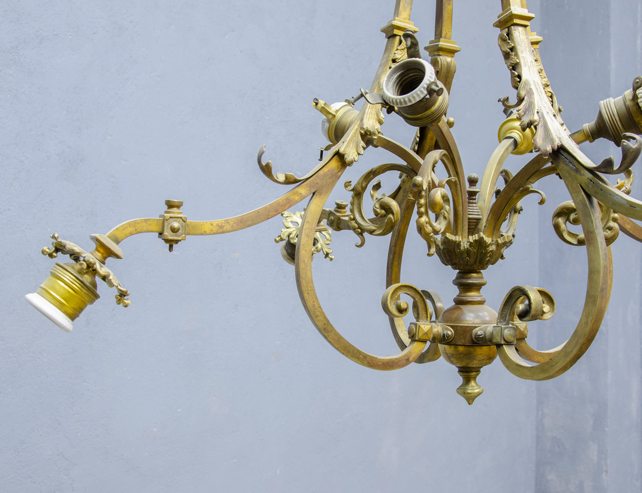 Антикварная позолоченная люстра