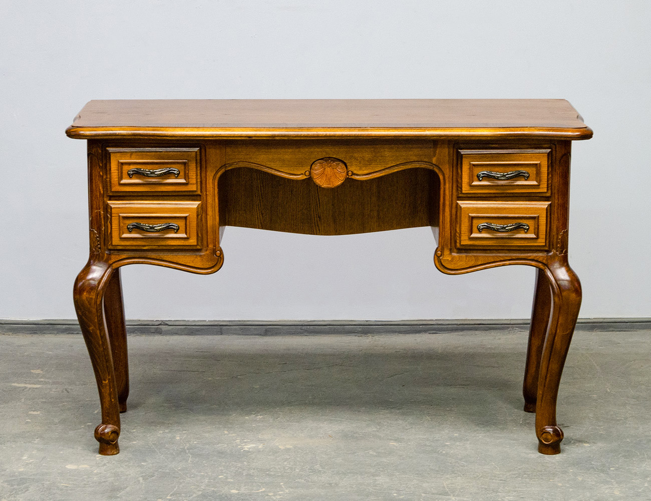 Винтажный письменный стол