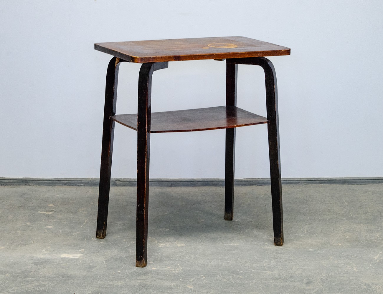 Винтажный журнальный стол