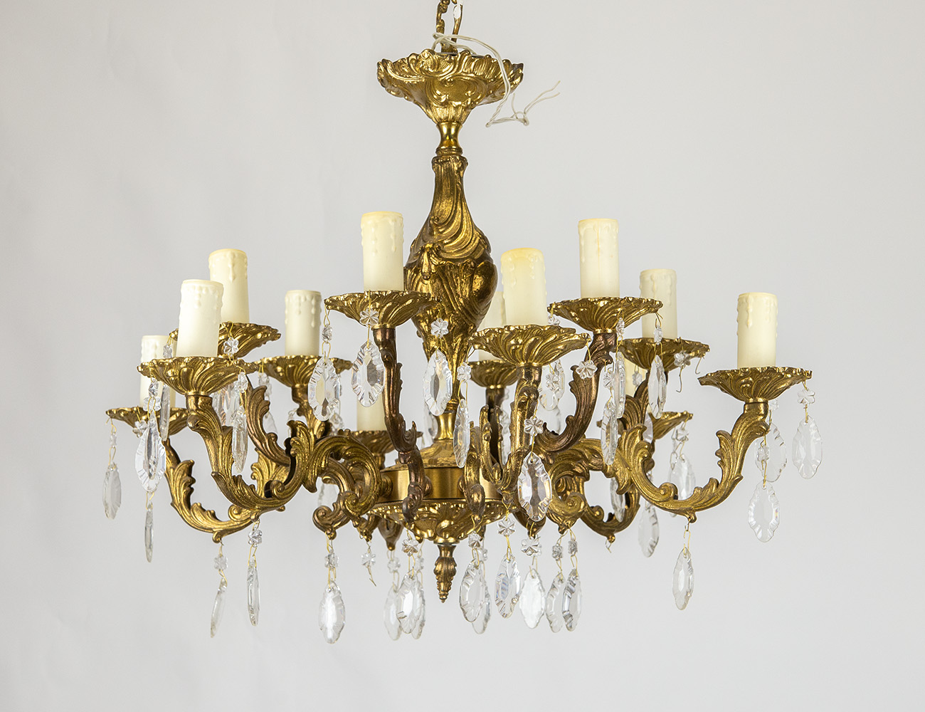 Старинная люстра с подвесками