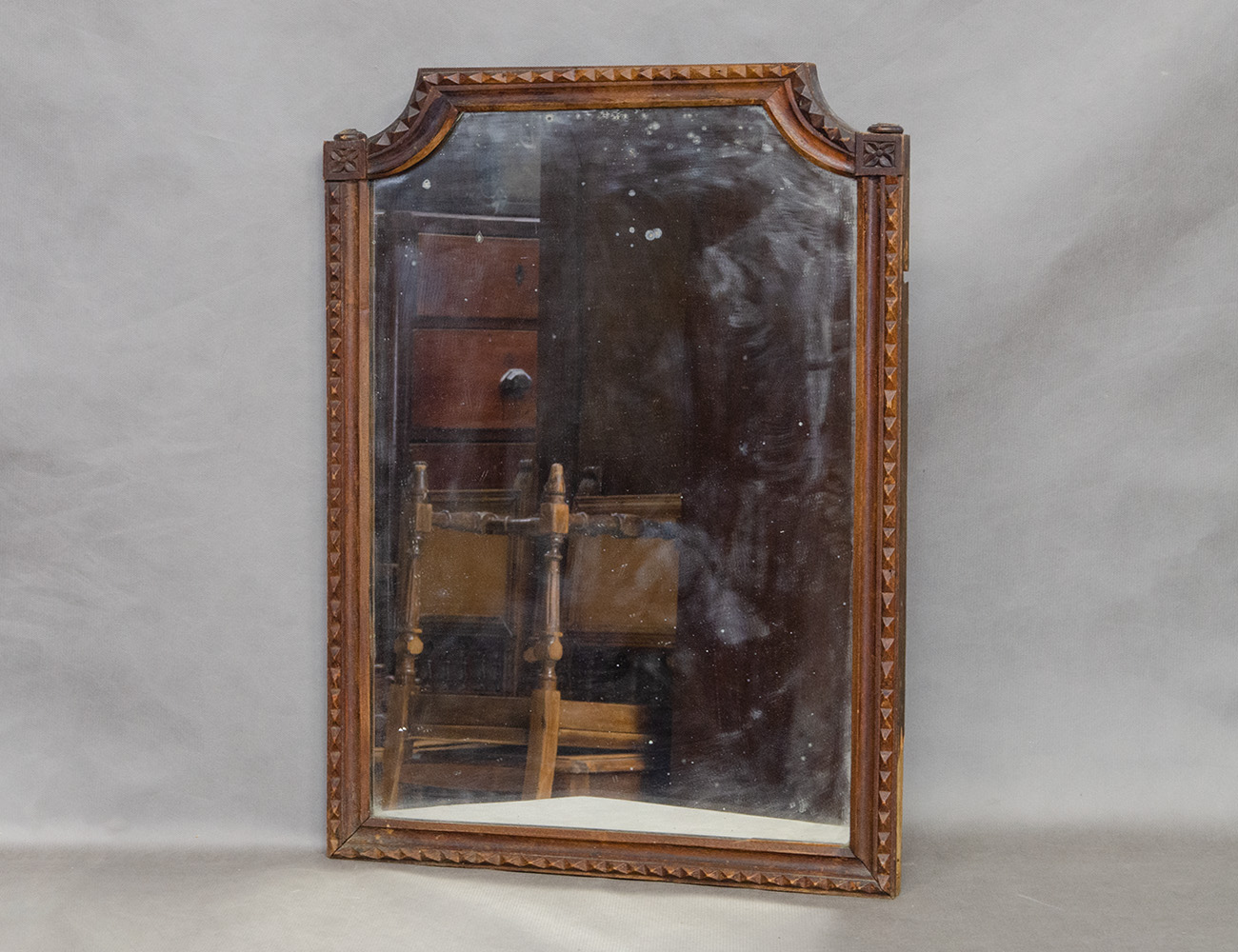 Старинное настенное зеркало 19 века