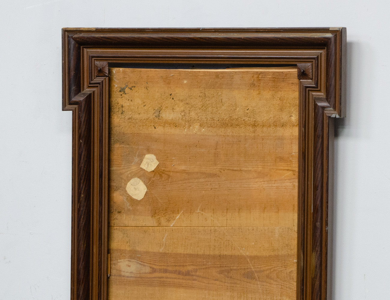 Антикварное настенное зеркало