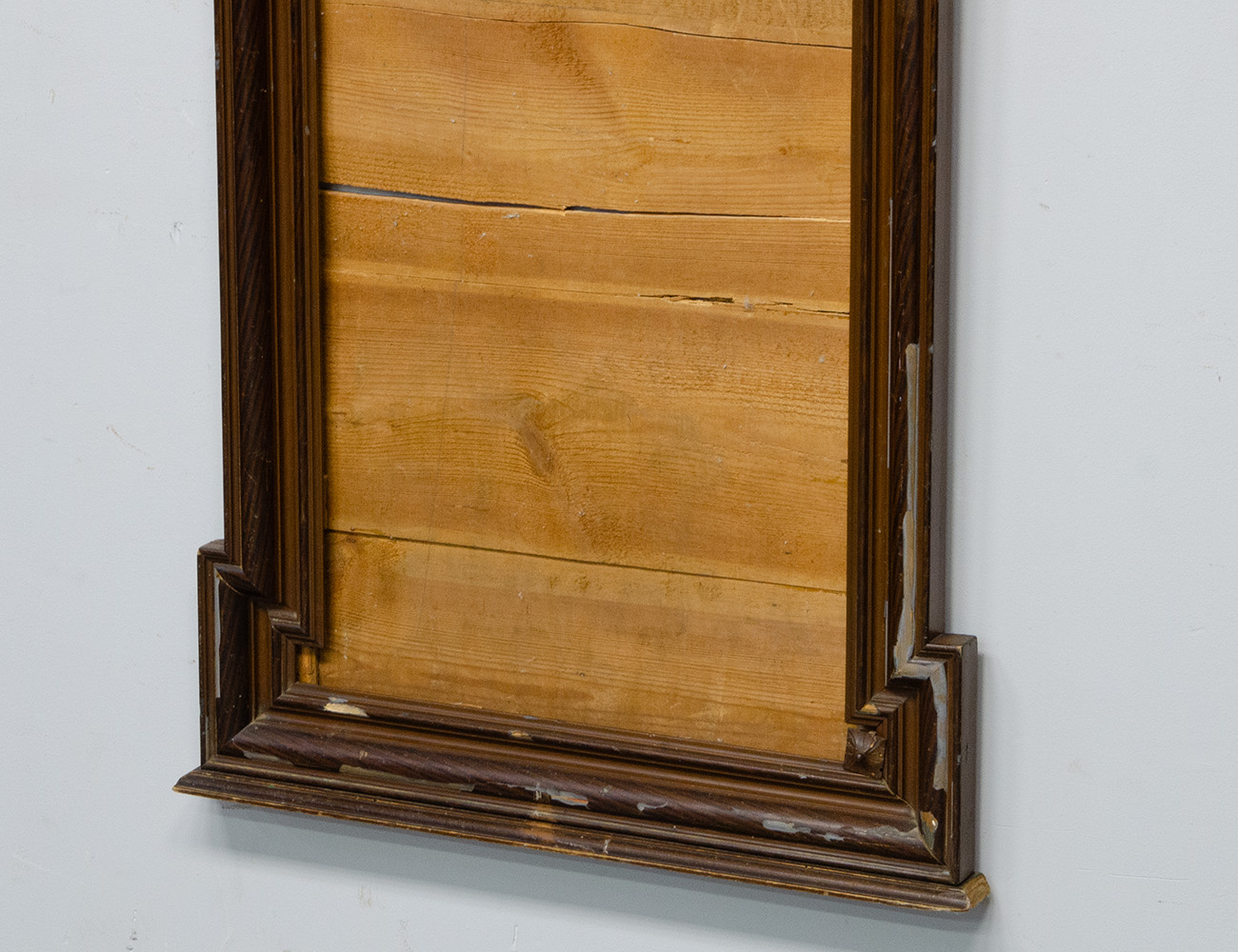 Антикварное настенное зеркало