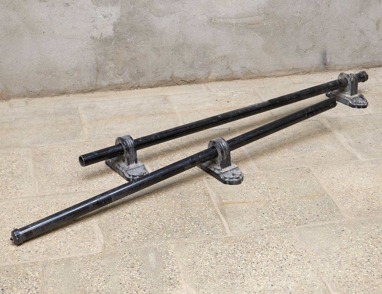 Старинный карболитовый карниз