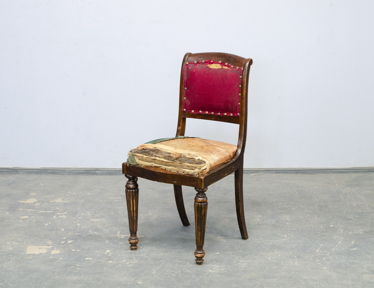 Антикварный стул