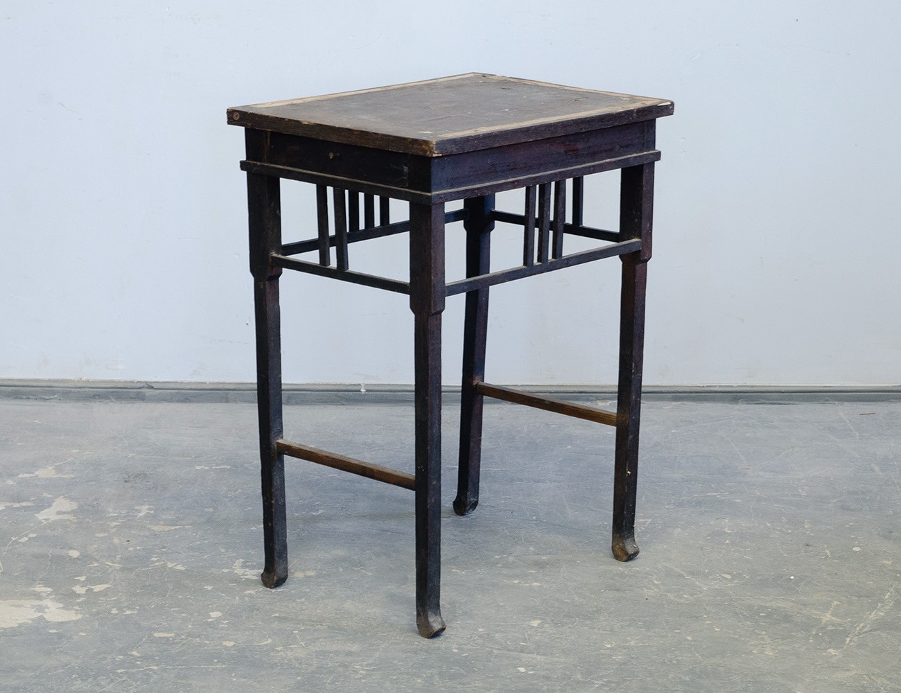 Старинный самоварный стол